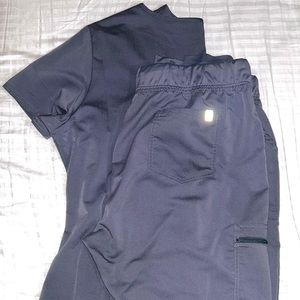 XL ScrubStar Women’s gray top and bottom scrub set